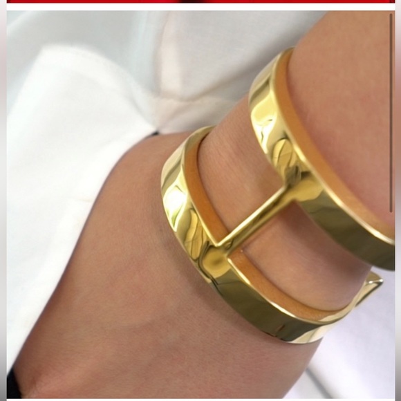 Authentic Carolina Herrera Insignia Cuff Bracelet - Picture 3 of 6